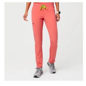 Women’s FIGS skinny scrub pant